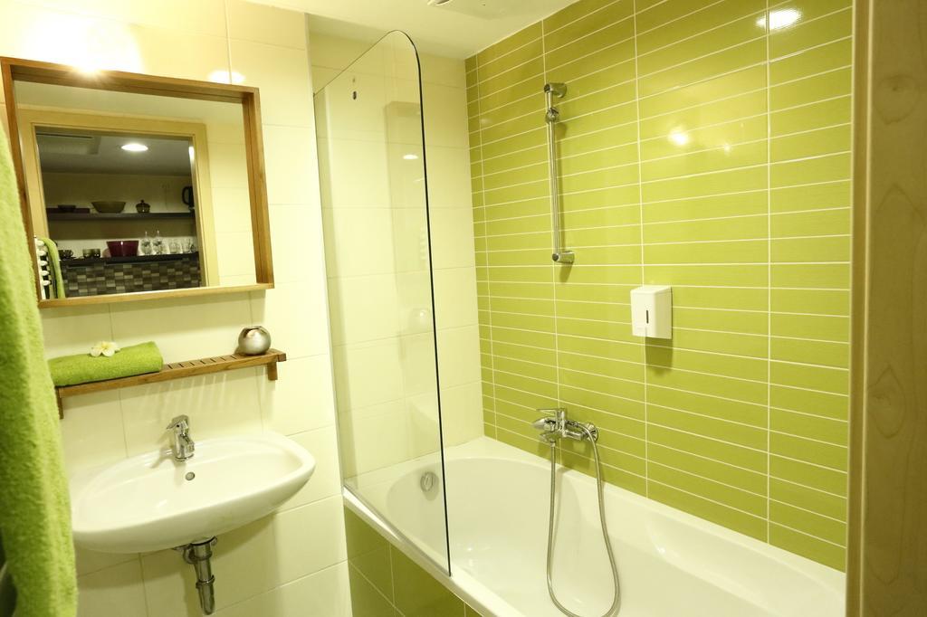 Lake And Spa Apartman Velence Room photo