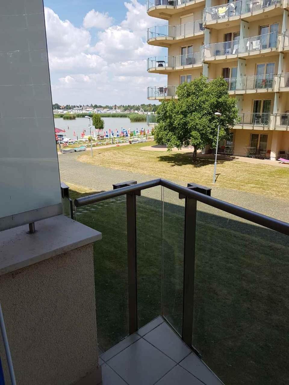 Lake And Spa Apartman Velence Exterior photo